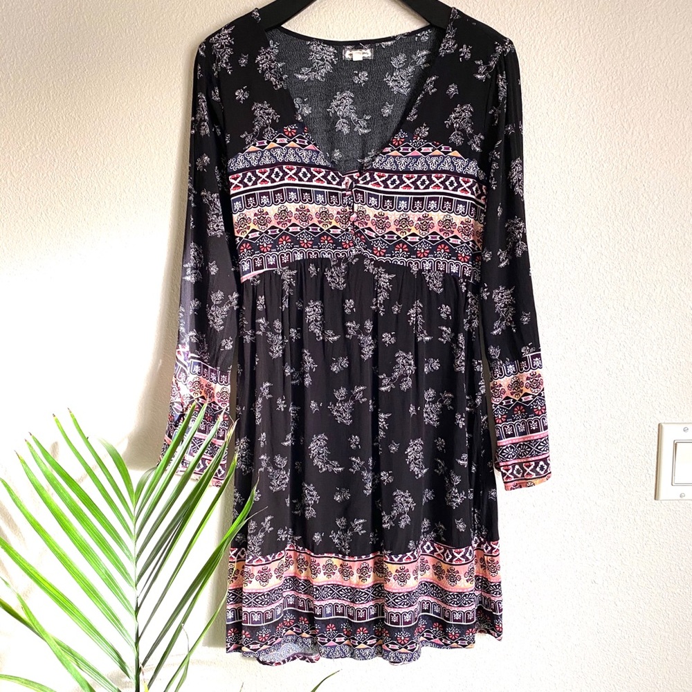 V-neck Long Sleeve Patterned Dress